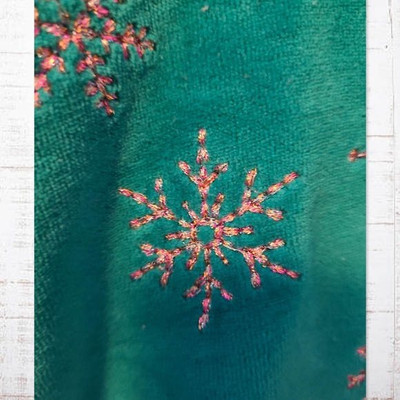 Teal Velvety 2pc Set w/ Sparkly Snowflakes by Links - Picture 7 of 10